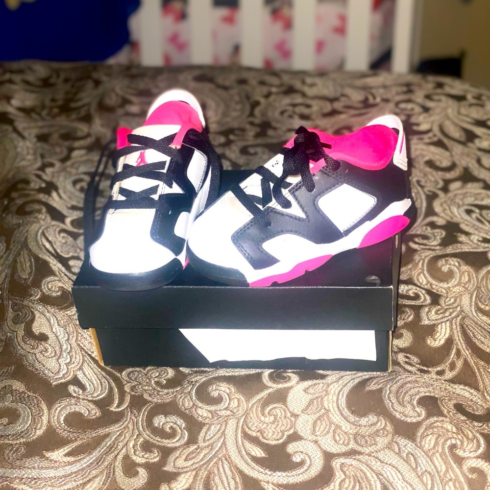 Toddler girl Jordan’s retro 6…. FOR SALE‼️‼️